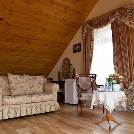 U Pokrovki Guest House Pskov Dış mekan fotoğraf